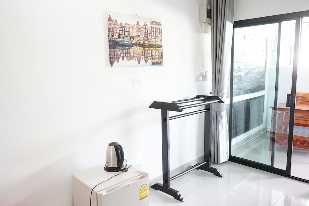 Standard Twin Room - Photo 7