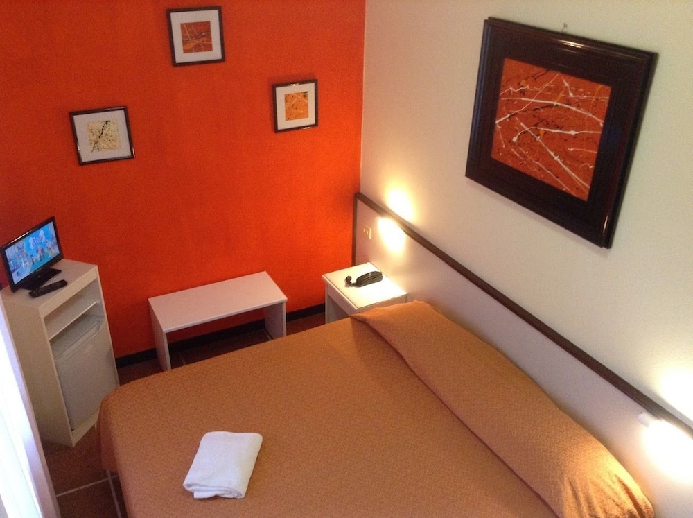 Double or Twin Room photo 1