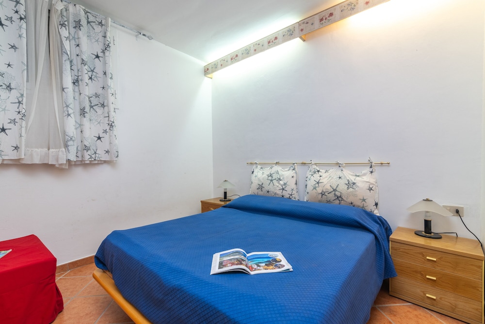 Family Apartment, 2 Bedrooms, 2 Bathrooms (I Fari 19 600mt From The Beach)