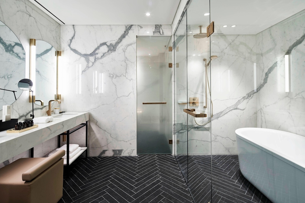 Suite, 1 Bedroom thumbnail 5