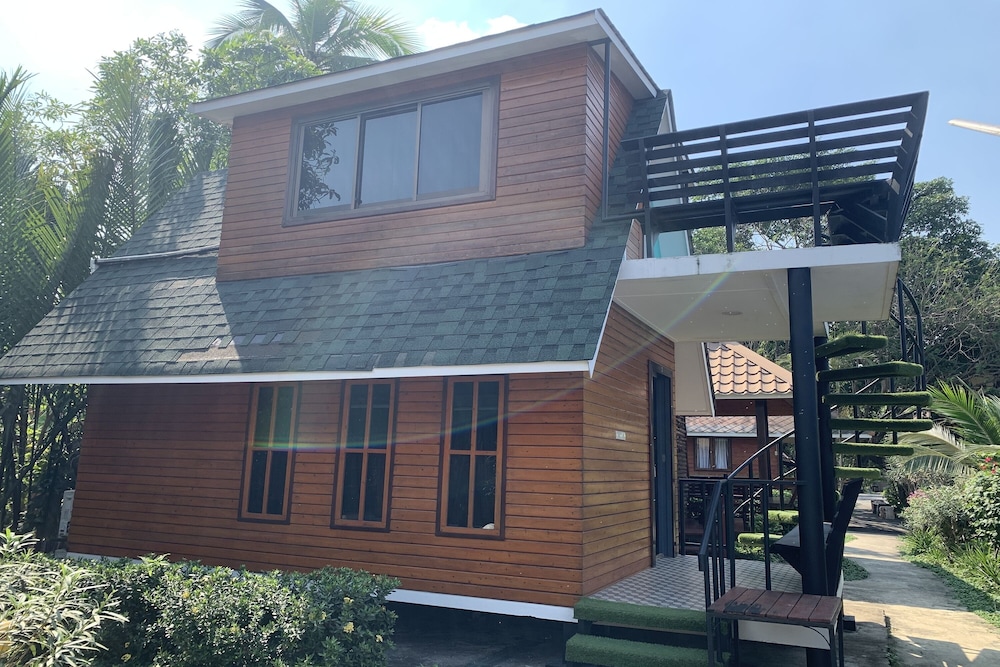 Superior Bungalow - Photo 10