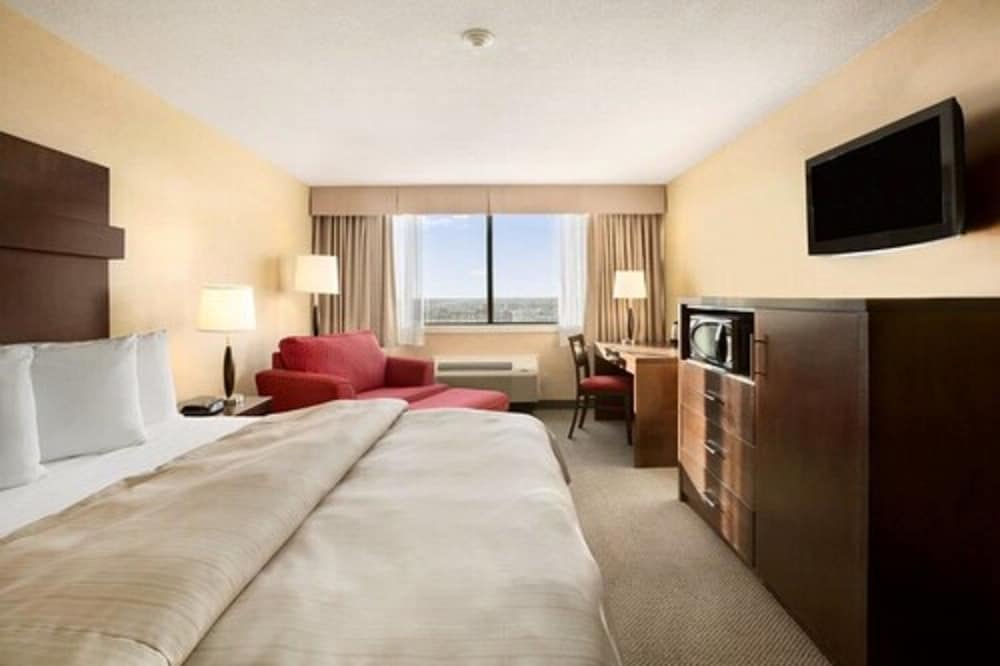 Deluxe Room, 1 King Bed - Photo 1