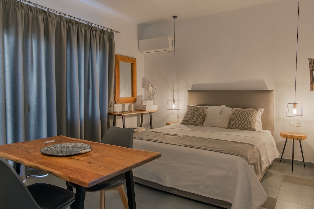 Panoramic Studio, 1 Double Bed, Sea View photo 2
