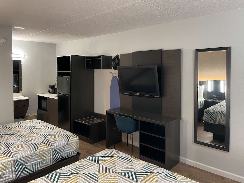 Standard Room, 2 Double Beds, Non Smoking, Kitchenette - Photo 3
