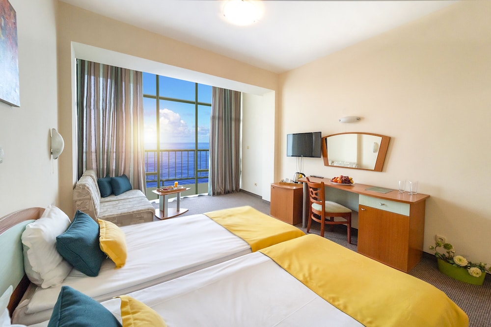 Standard Double Room, Sea View (Free Beach Package)