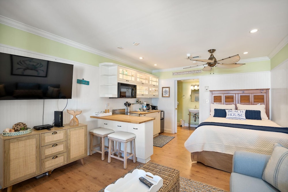 Apartment, Multiple Beds, Beach View photo 1