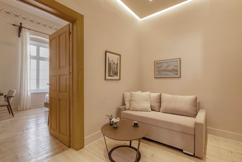 Comfort Triple Room, City View