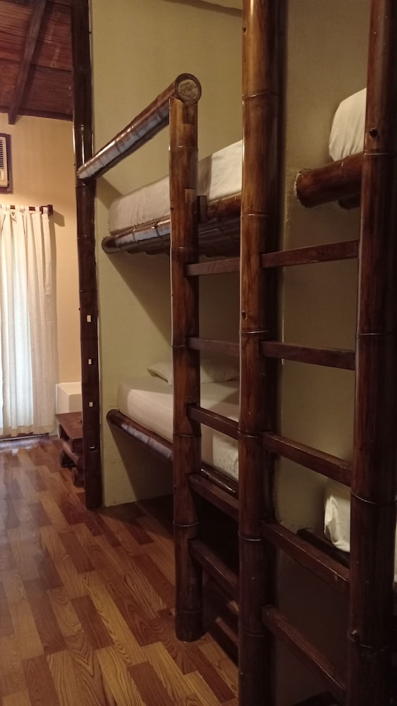 Deluxe Quadruple Room, Multiple Beds photo 2