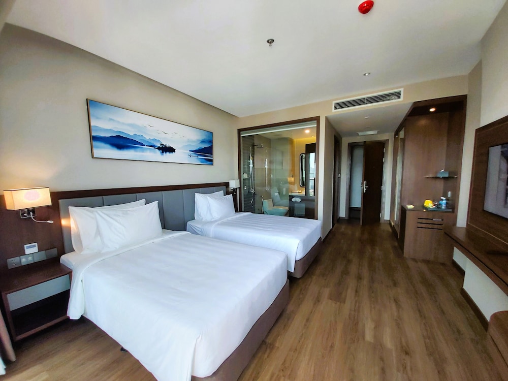 Deluxe Double Room, Balcony - Photo 3