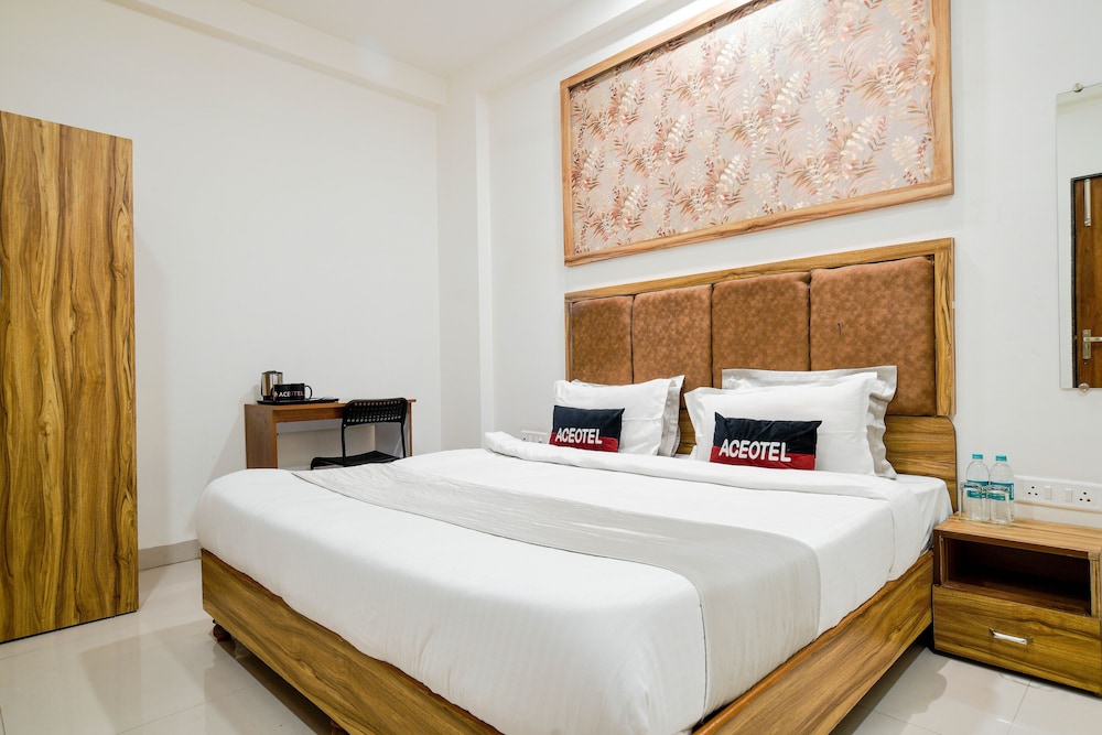 Deluxe Room - Photo 11