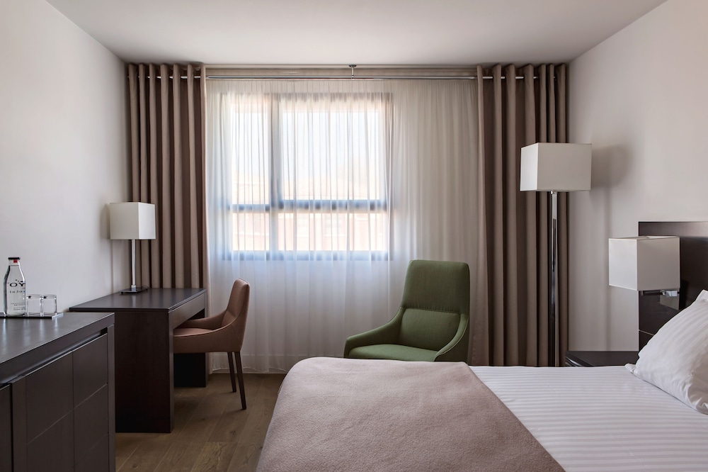 Standard Double or Twin Room - Photo 1