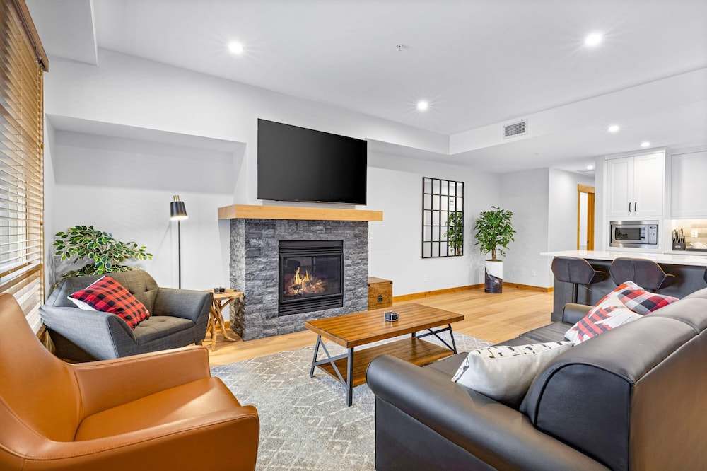 T306A Two Bedroom Premier Condo