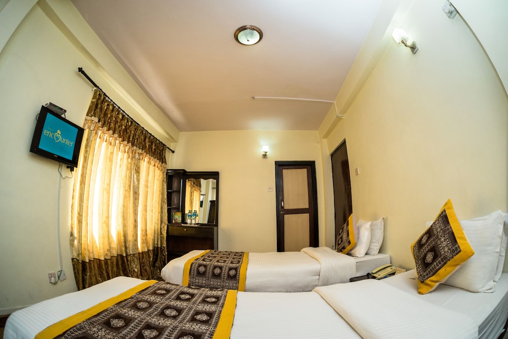 Standard Twin Room - Photo 3