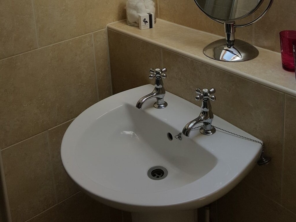 Standard Twin Room, Ensuite, Garden View photo 3