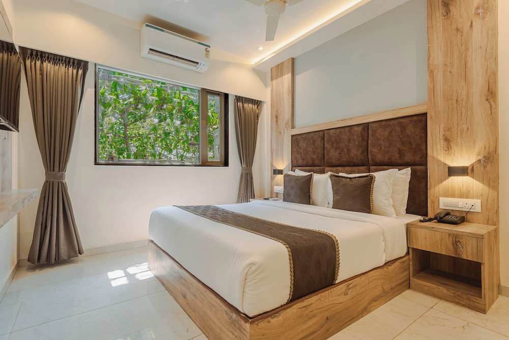 Deluxe Double Room, City View