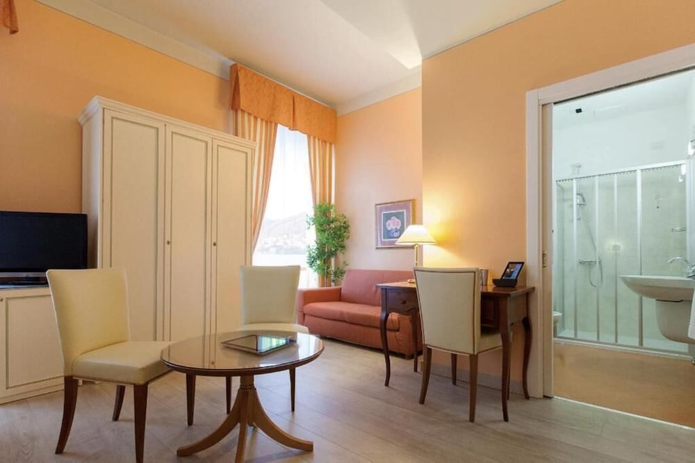 Junior Suite Vista Lago con Balcone - Photo 2