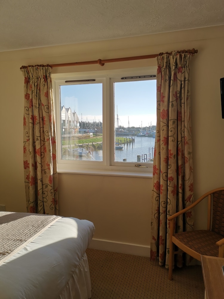Twin Room, Accessible, Ensuite - Photo 5