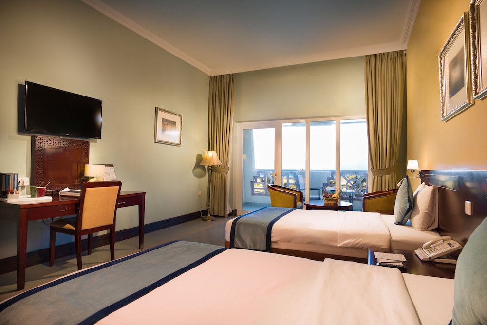 Deluxe Twin Room, 2 Twin Beds, Pool View, Ground Floor - Photo 1