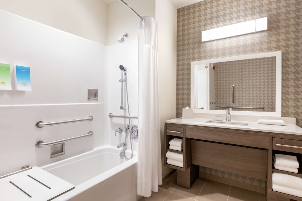 Studio, 2 Queen Beds, Accessible, Bathtub - Photo 6