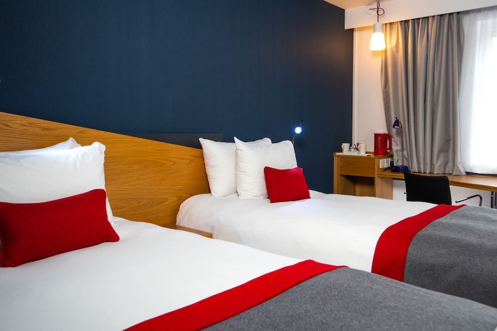 Standard Room, 2 Twin Beds (with Free Hot Breakfast) - Photo 3