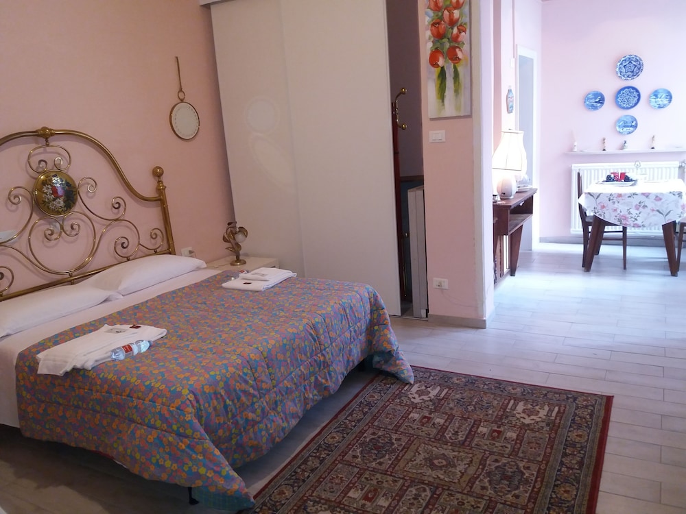 Standard Double Room, Ensuite photo 2