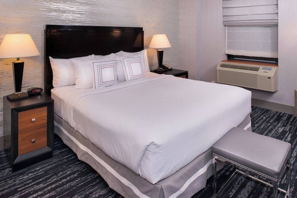 Suite, 1 King Bed