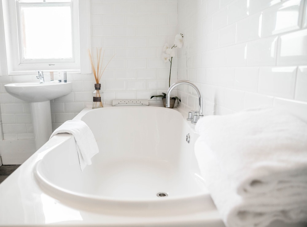Family Suite, Private Bathroom, Garden View (East Wing) photo 2