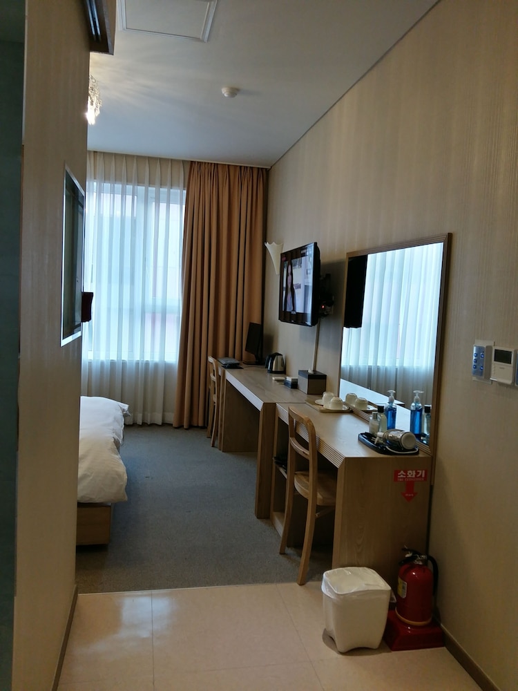 Standard Double Room, 1 Double Bed, Non Smoking, City View photo 3
