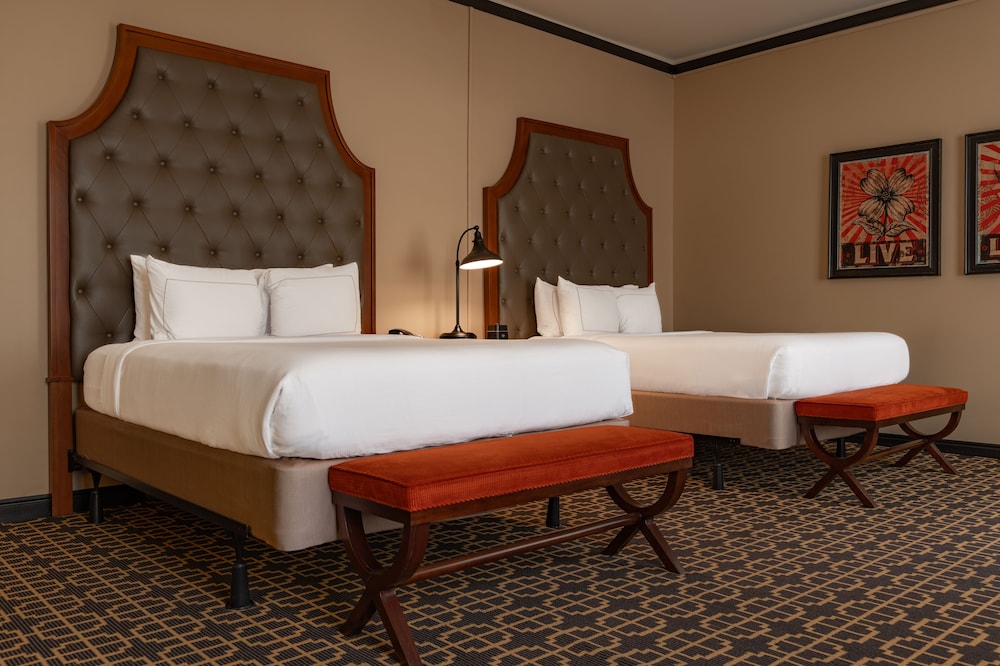 Room, 2 Queen Beds - Photo 1
