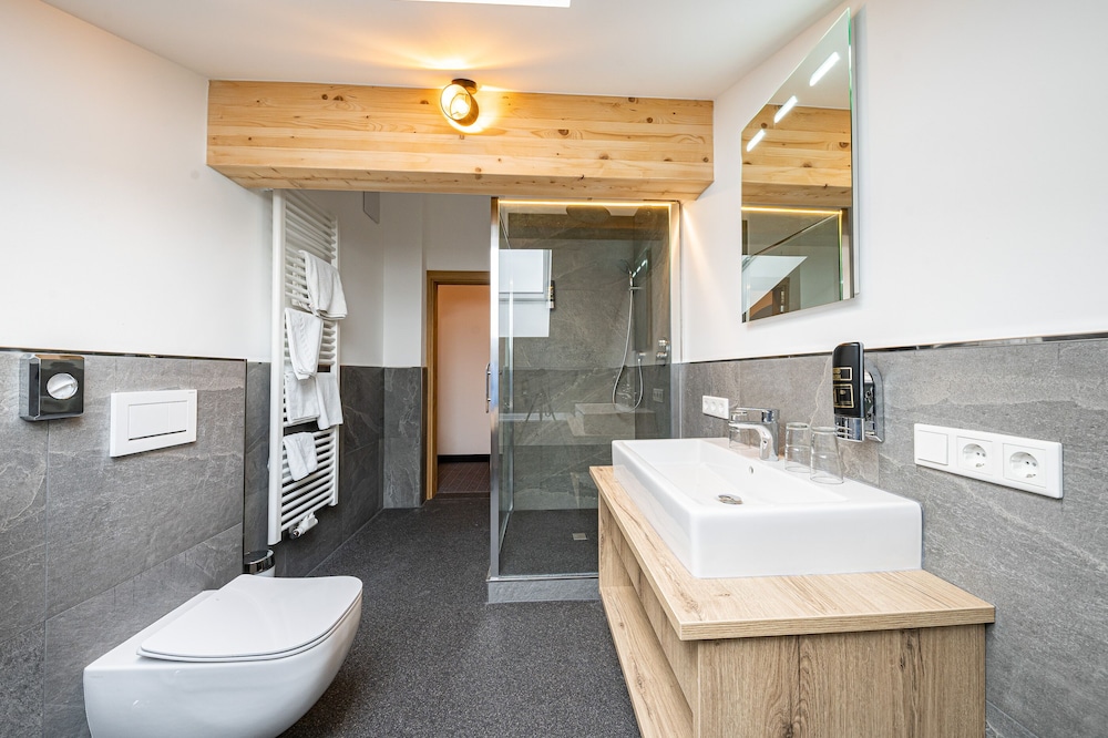 Suite - Photo 4