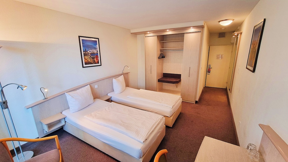 Double Room, Balcony - Photo 8