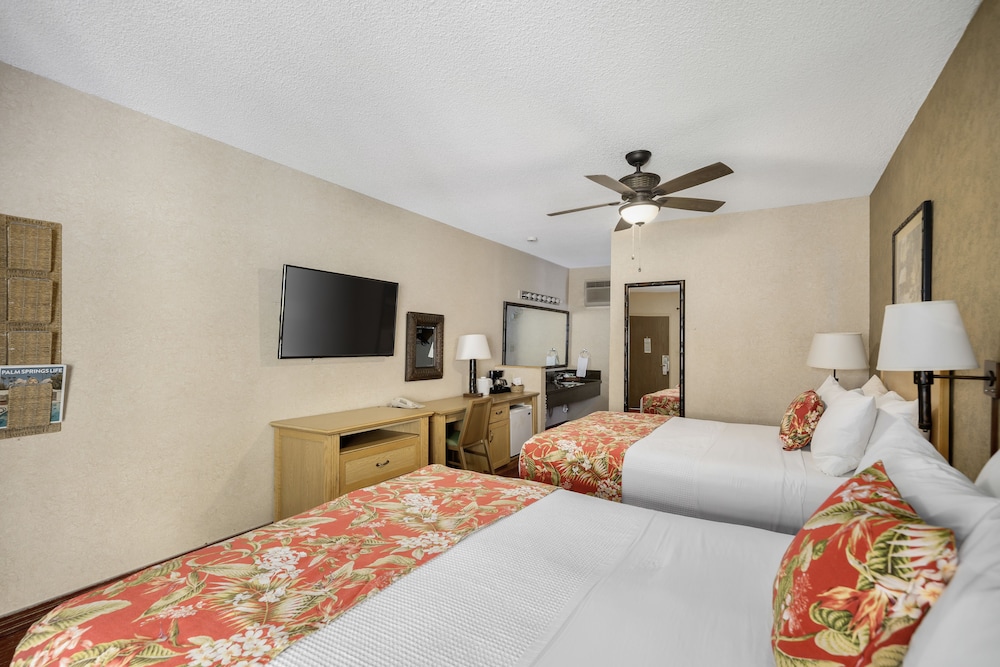 Room, 2 Double Beds - Photo 9