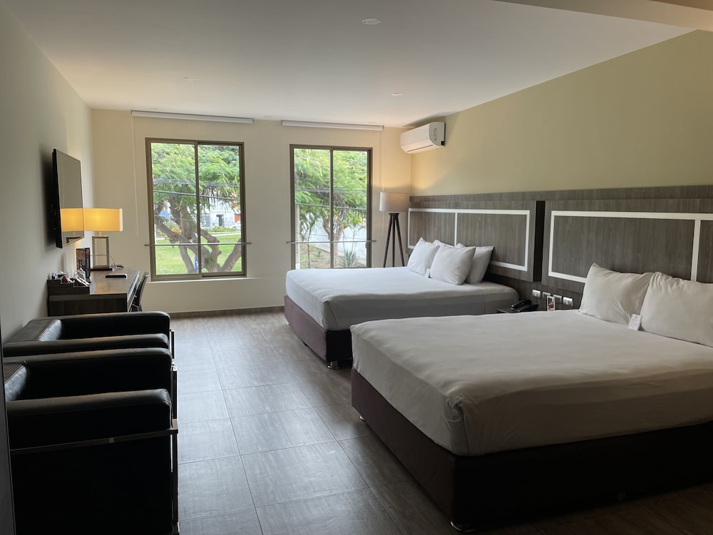 Suite photo 1