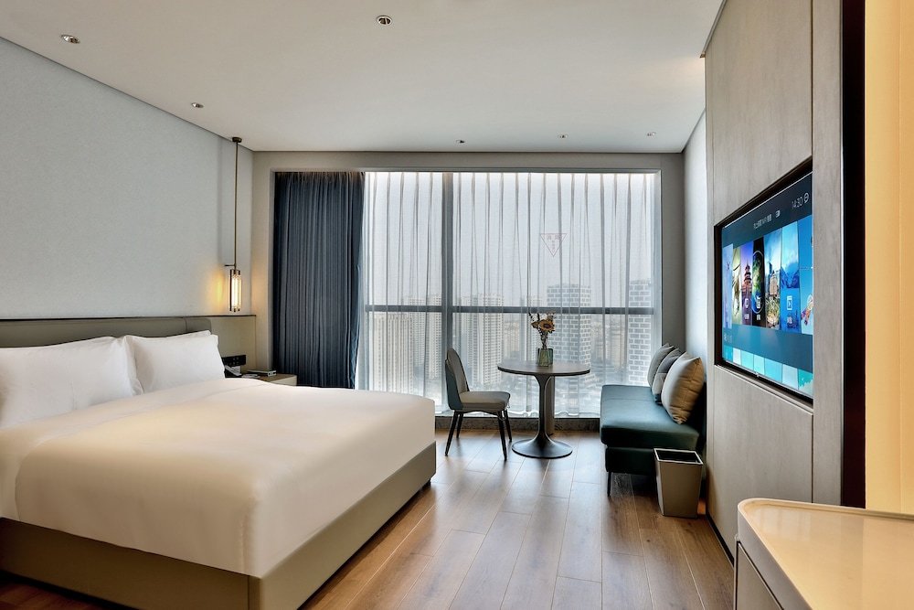 Superior Room, 1 King Bed, Non Smoking