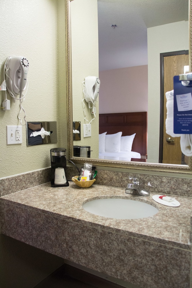 Suite, 1 King Bed, Non Smoking
