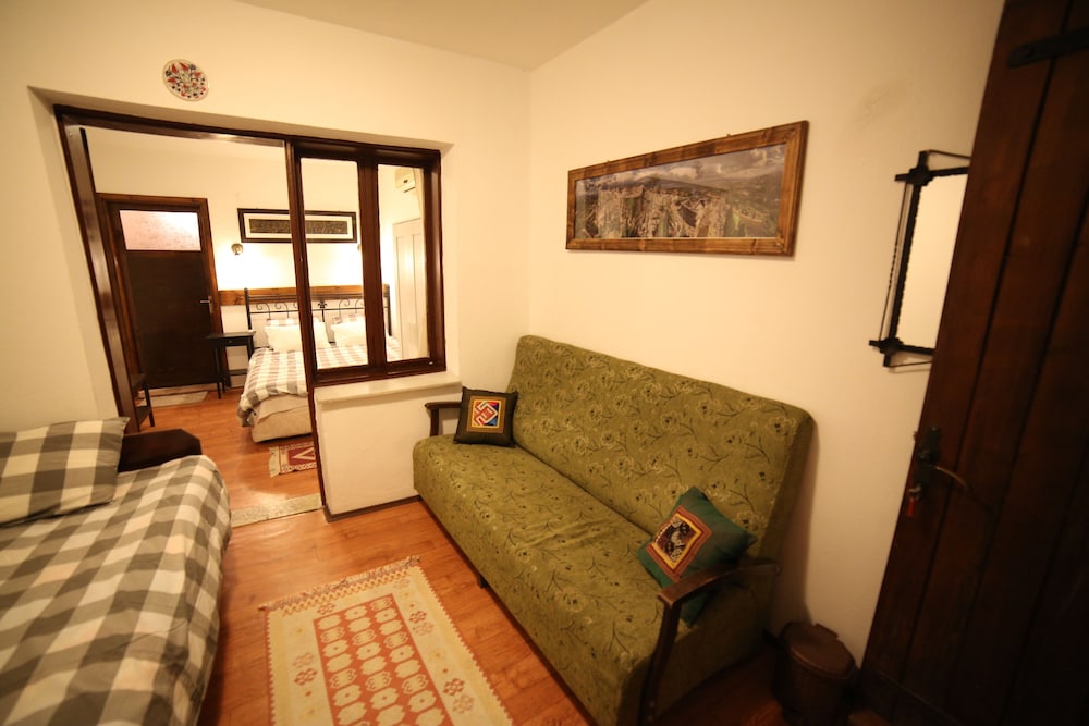 Family Room, Multiple Beds photo 2