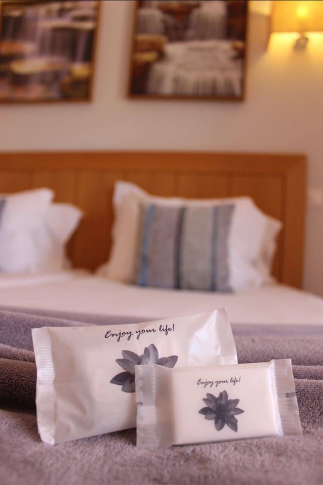 Twin Room - Photo 2