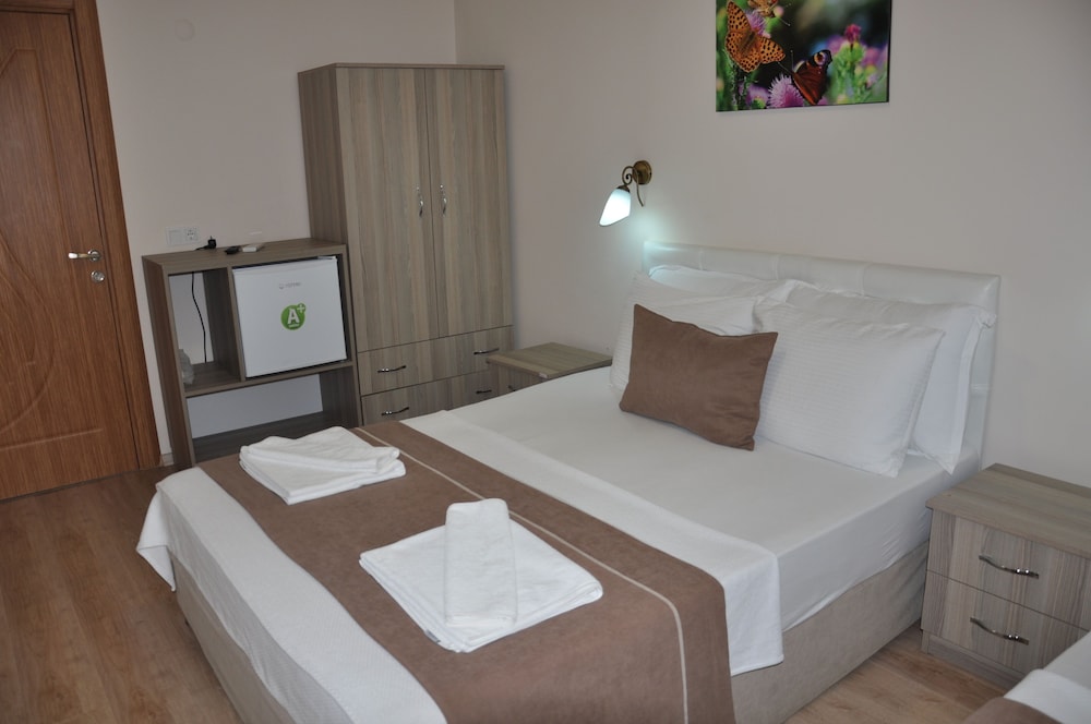 Standard Triple Room - Photo 3