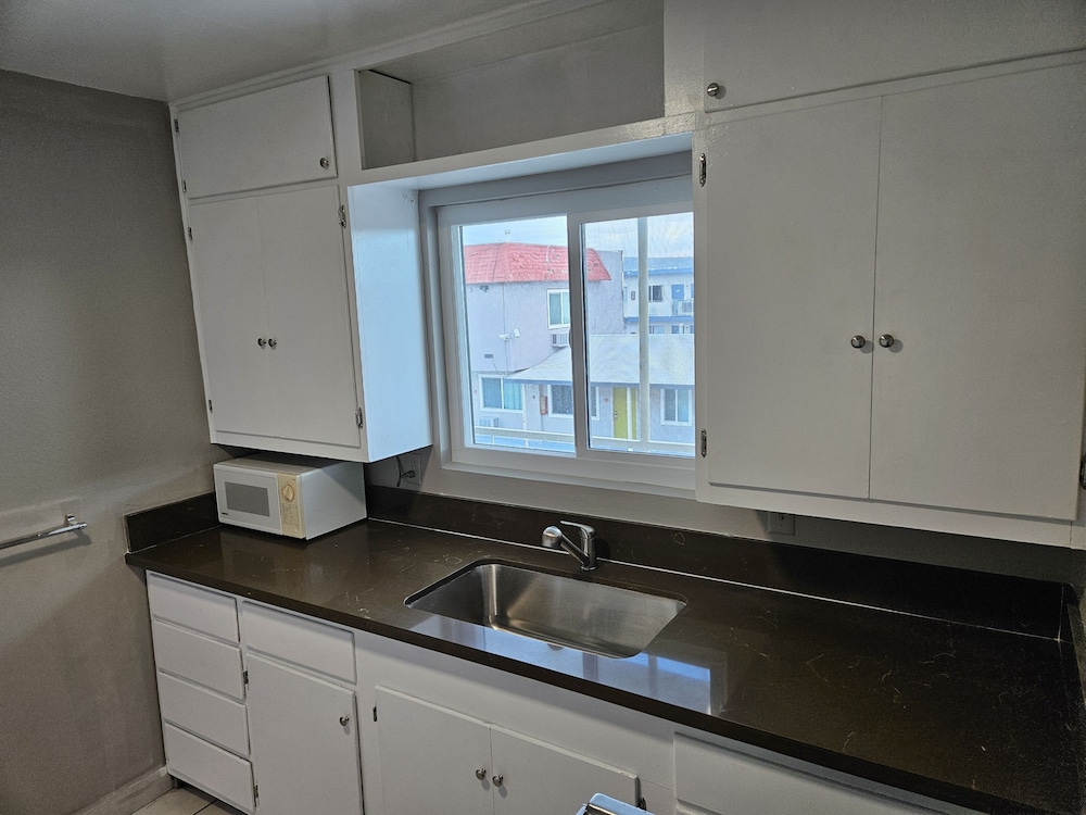 Family Apartment, Multiple Beds, Kitchen photo 3