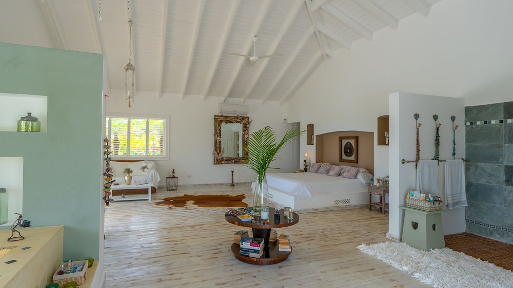 Villa photo 1