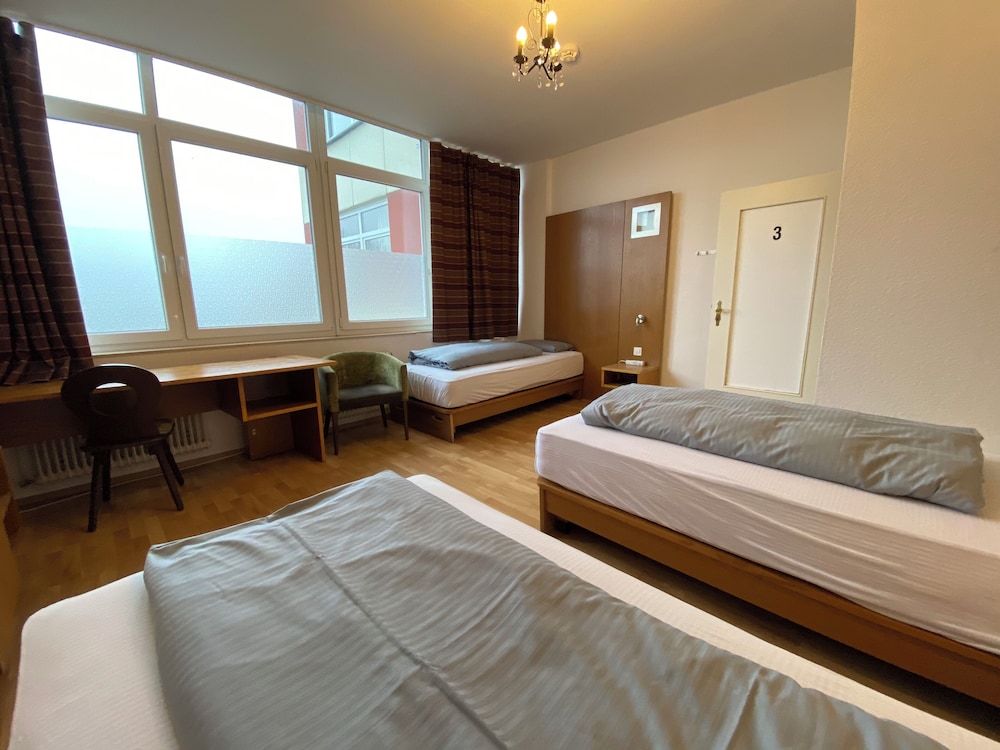 Basic Condo, 5 Bedrooms, Non Smoking, Kitchen photo 3