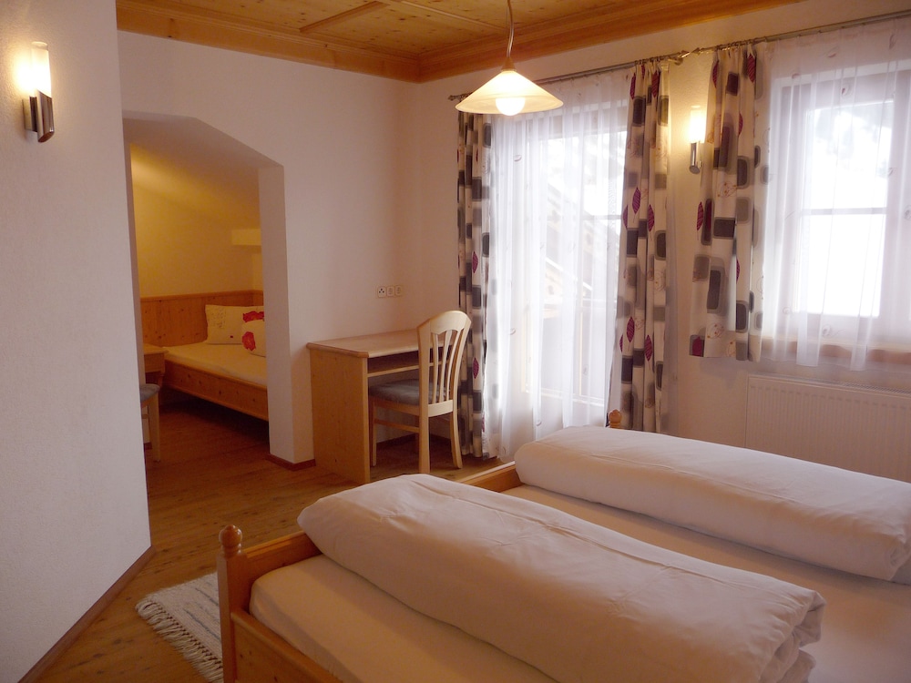 Comfort Triple Room, 1 Bedroom, Mountain View