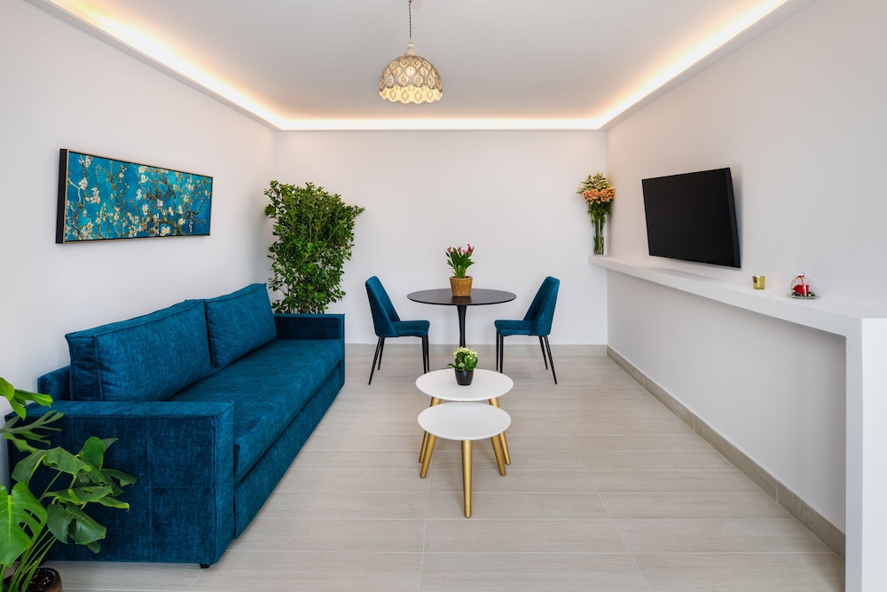 One Bedroom Suite - Photo 7