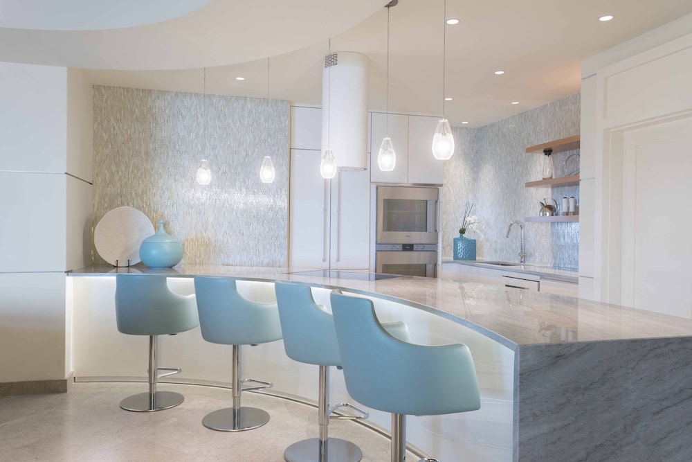 Suite, 2 Bedrooms, Balcony