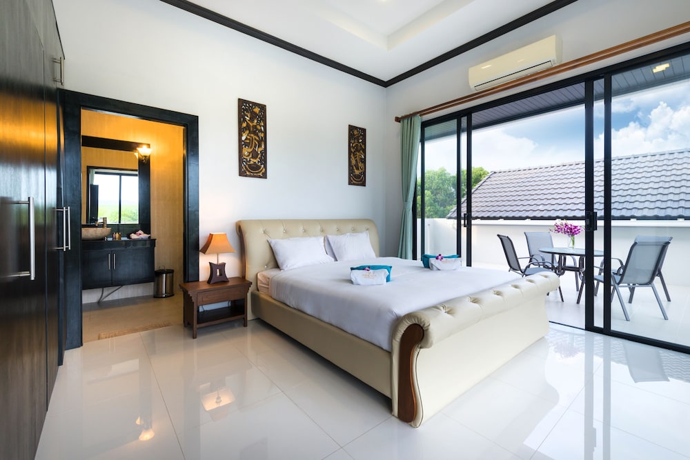 4-Bedroom Luxury Pool Villa photo 1