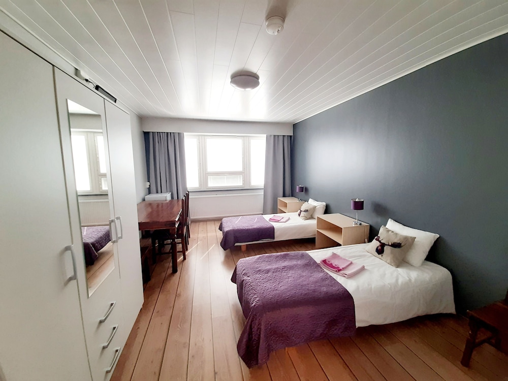 Twin Room, Shared Bathroom photo 1