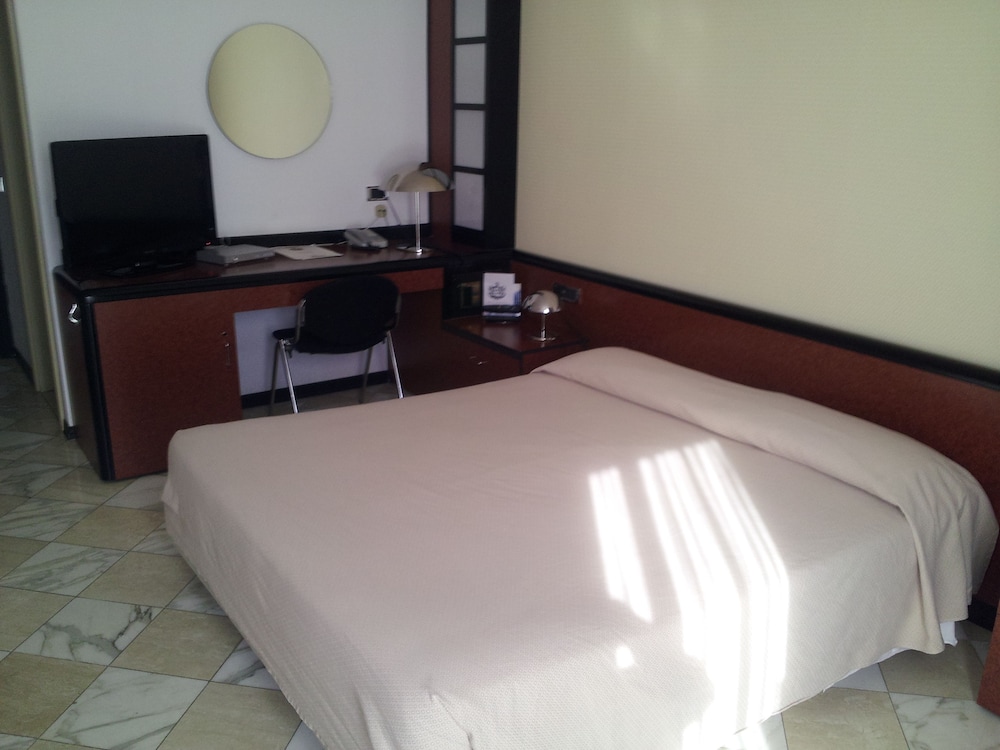 Single Room photo 3