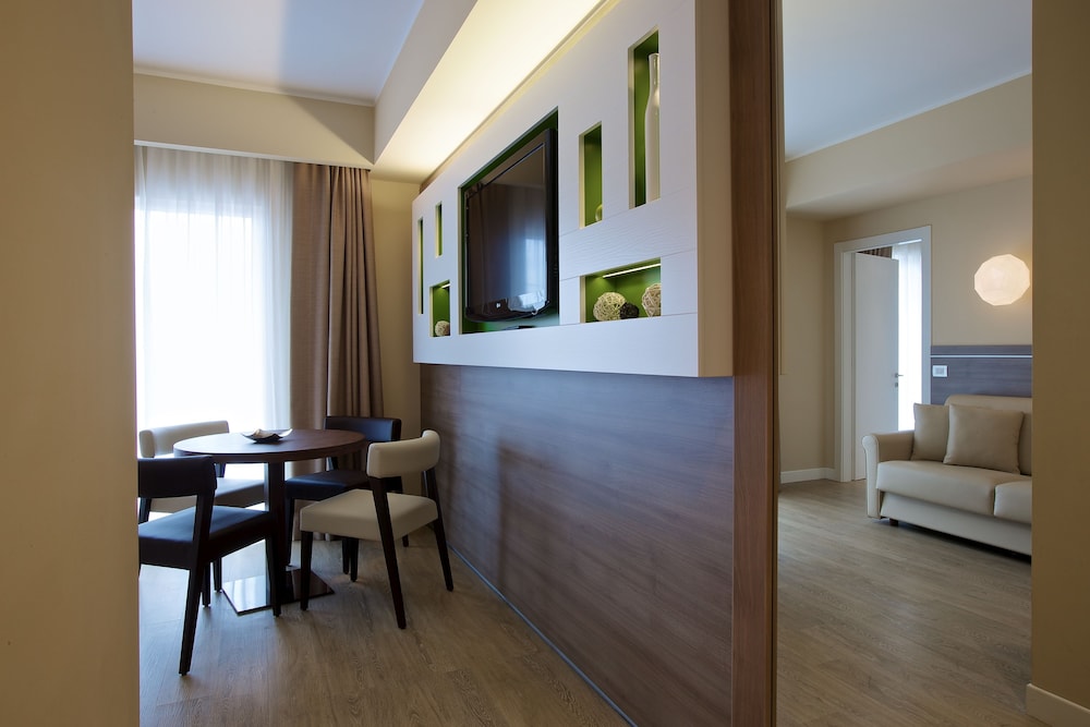 Suite, Terrace, Lake View (Jacuzzi) photo 2