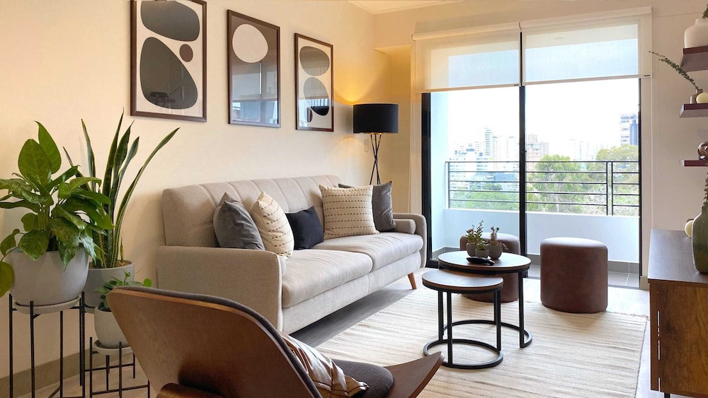 Apartment (904)