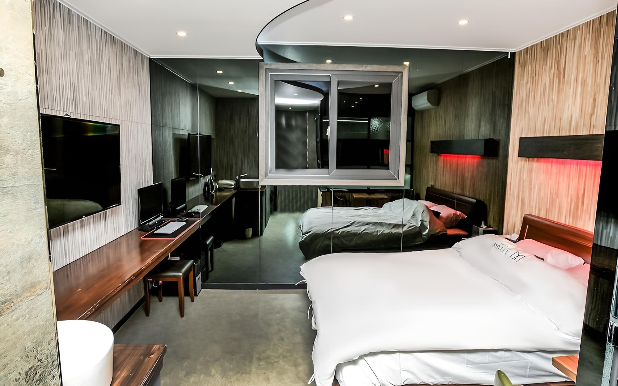 Room (Standard Room) - Photo 17